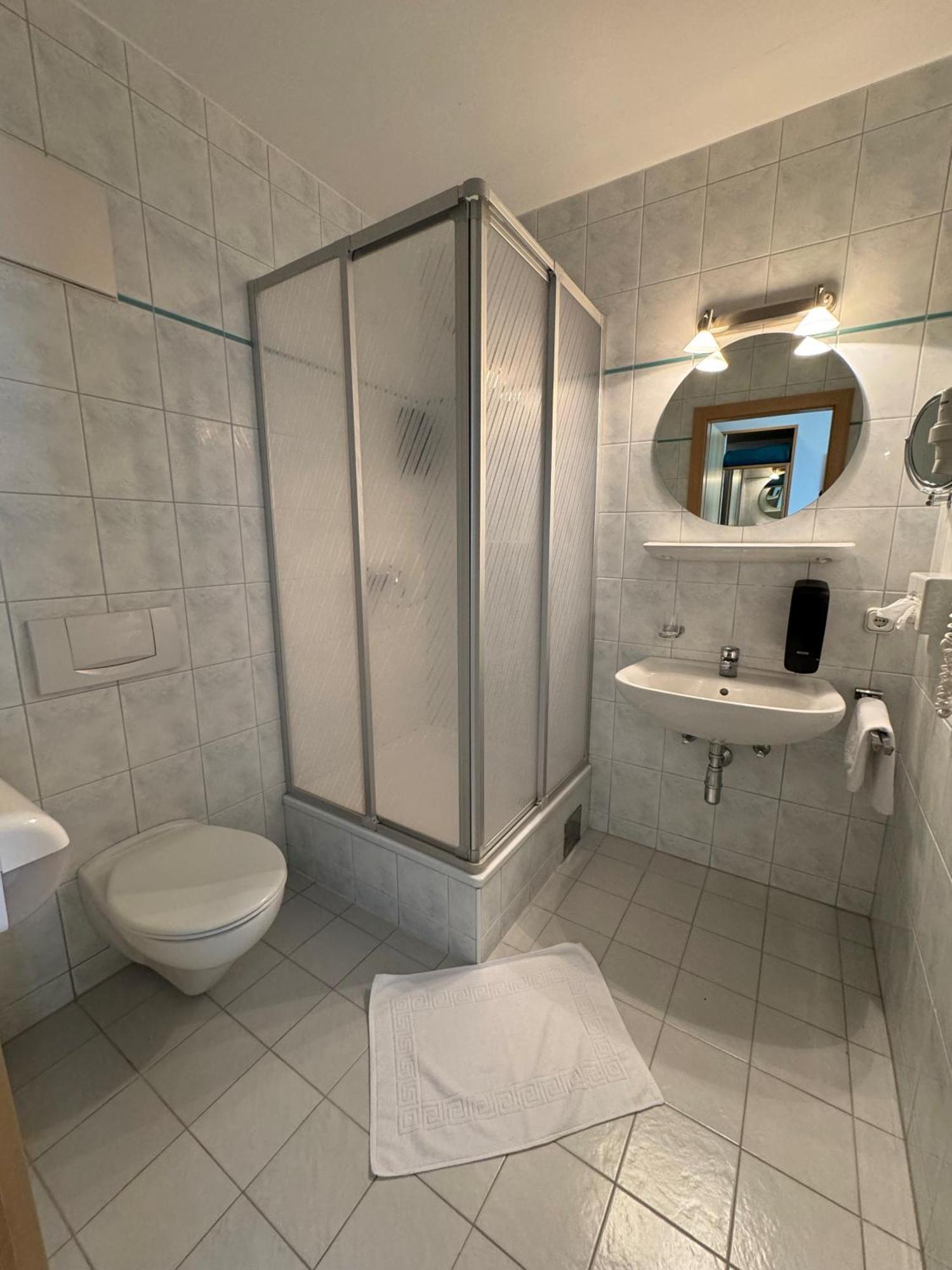 1A Landhotel Schicklberg Kremsmunster Bagian luar foto